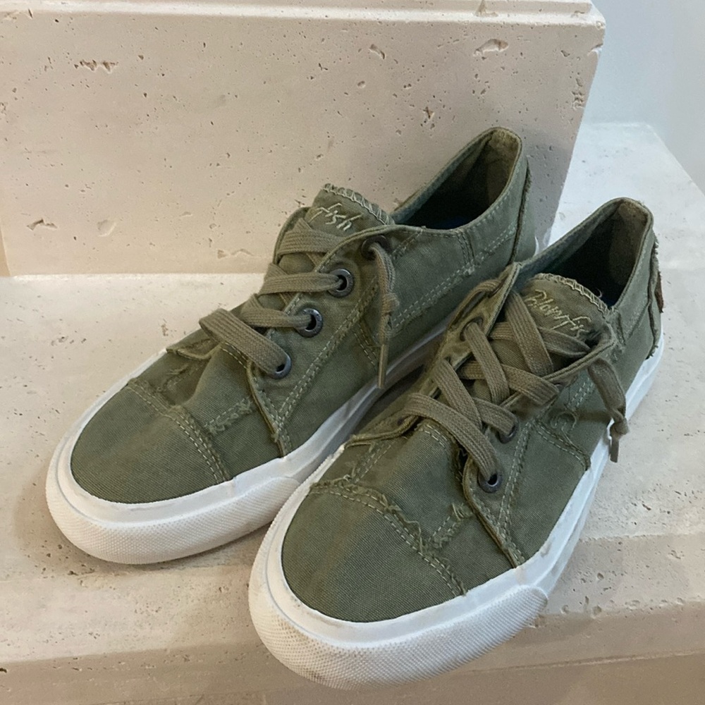Lightly used blowfish shoes sage green
